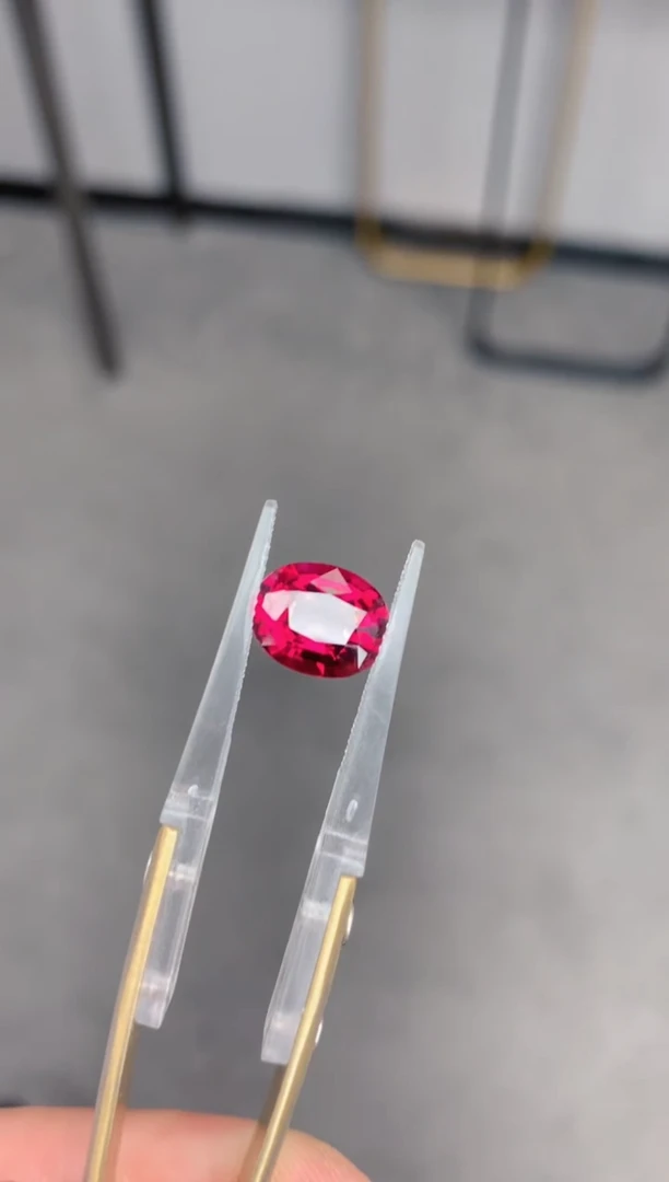 未镶嵌裸石碧玺2.9ct 卢比来碧玺