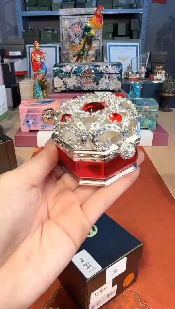 【闪购商品】杯258红色八角盒