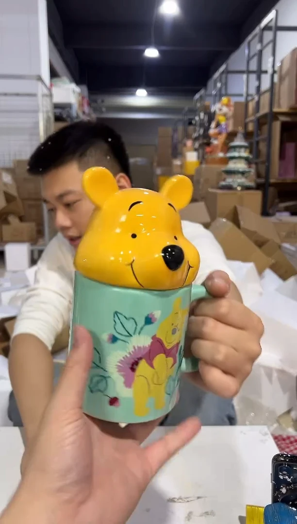 瓷片绿色维尼带盖杯