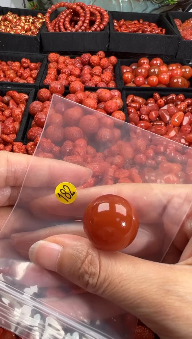 南红玛瑙未镶嵌颈饰M**李4