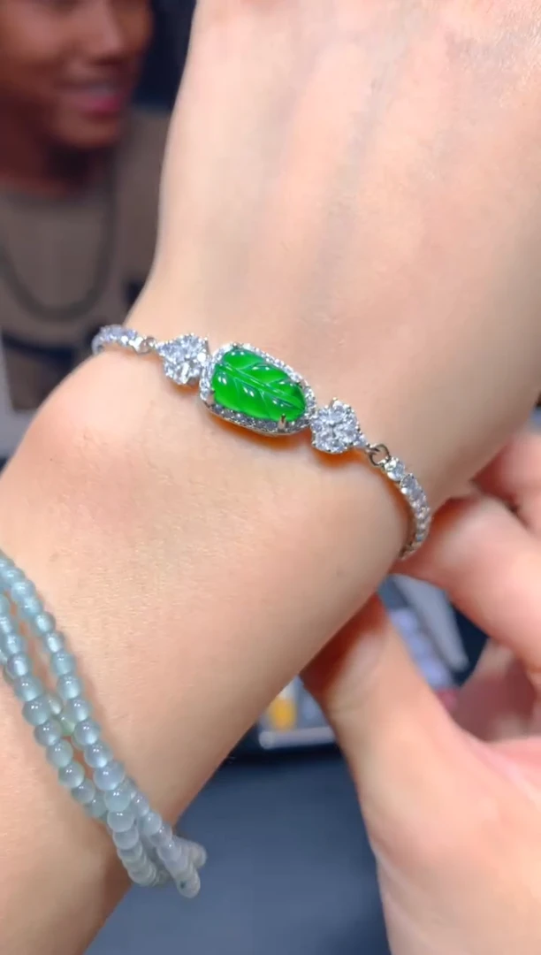 【闪购商品】定制翡翠未镶嵌65多样性发货(发其一）