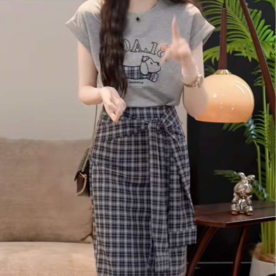 卡通小狗字母T恤+格子半身裙两件套2025夏季新款套装休闲设计感