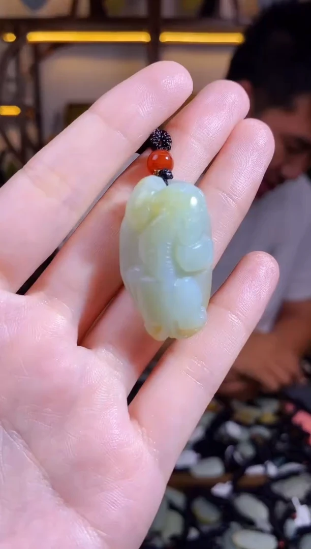 和田玉未镶嵌颈饰1