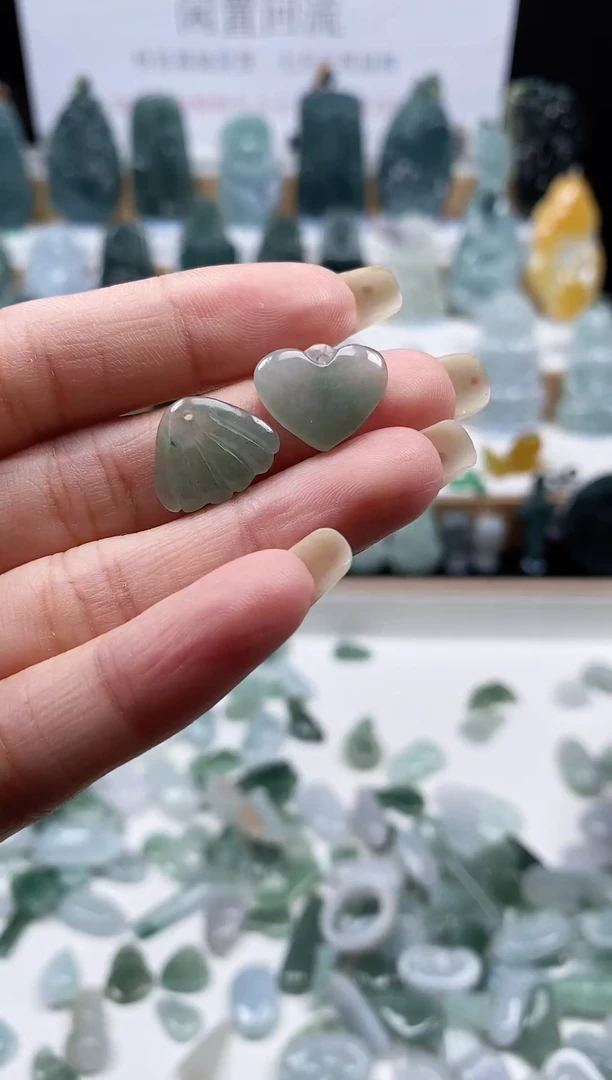 翡翠未镶嵌吊坠(不含链)吊坠 86