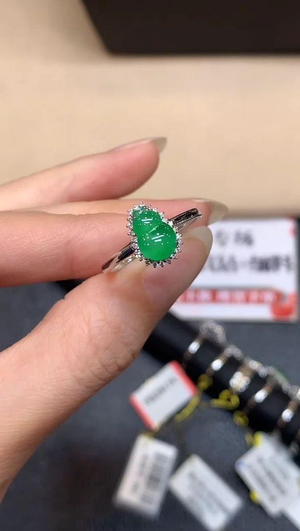 18K金镶嵌戒指翡翠8【无鉴赏期】葫芦【无服务费
