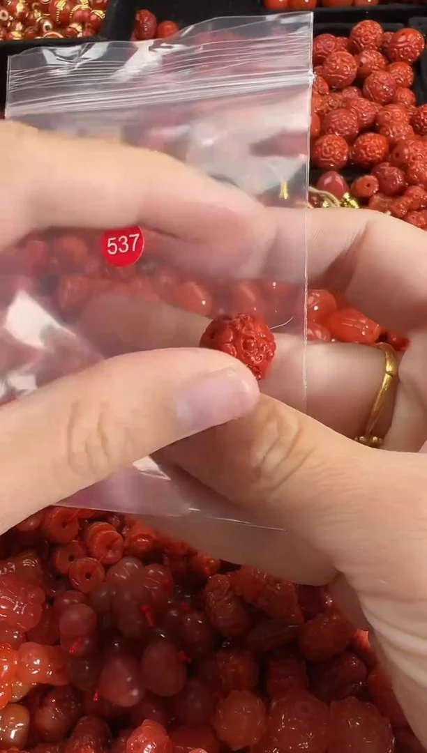 颈饰未镶嵌南红玛瑙1