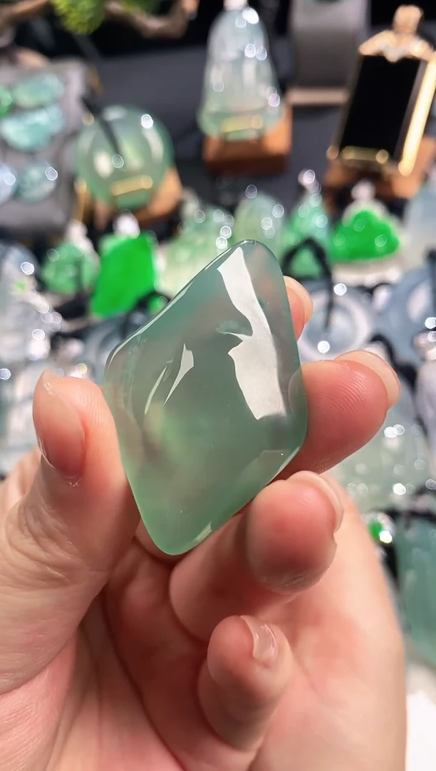 颈饰未镶嵌翡翠翡翠随行吊坠