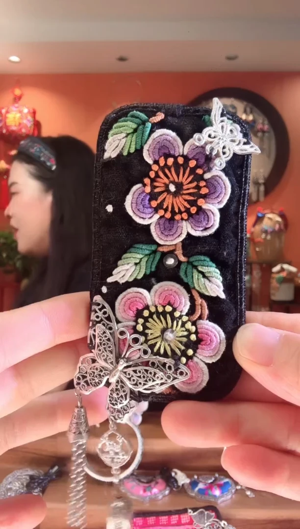 非遗手工苗绣刺绣首饰80