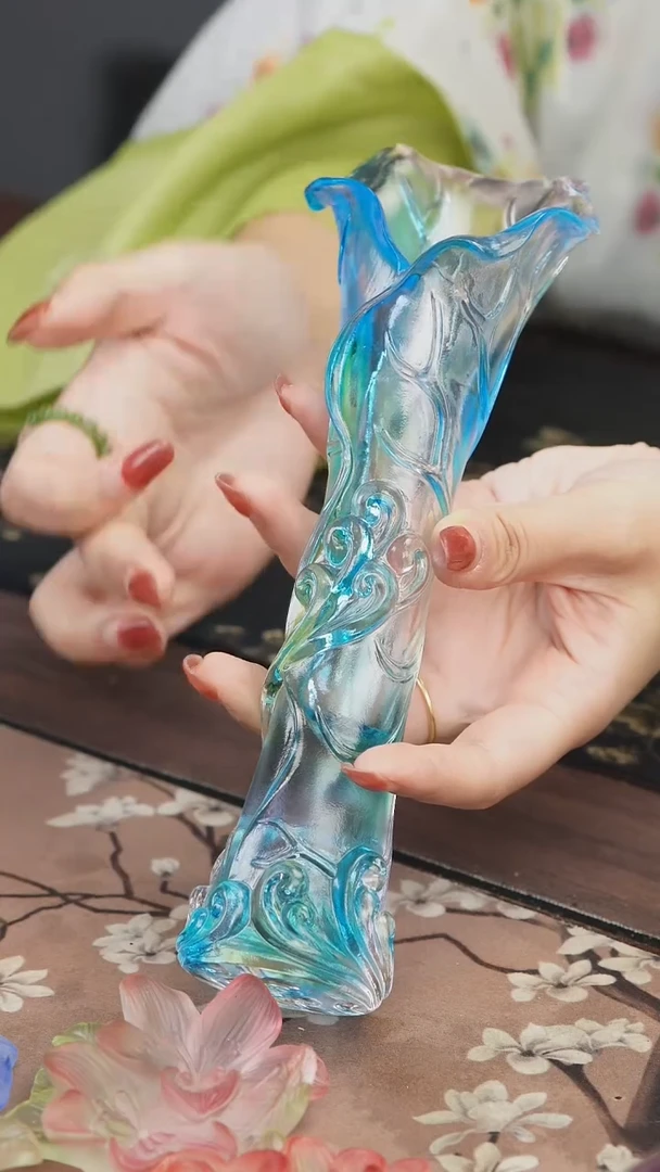 手工艺品琉璃小*丰蓝色荷叶卷边花器