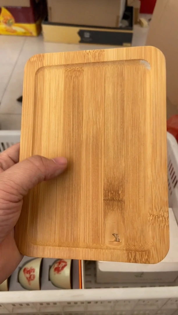 无运费险有瑕疵的摄影的产品有使用过的痕迹有点脏介意勿拍