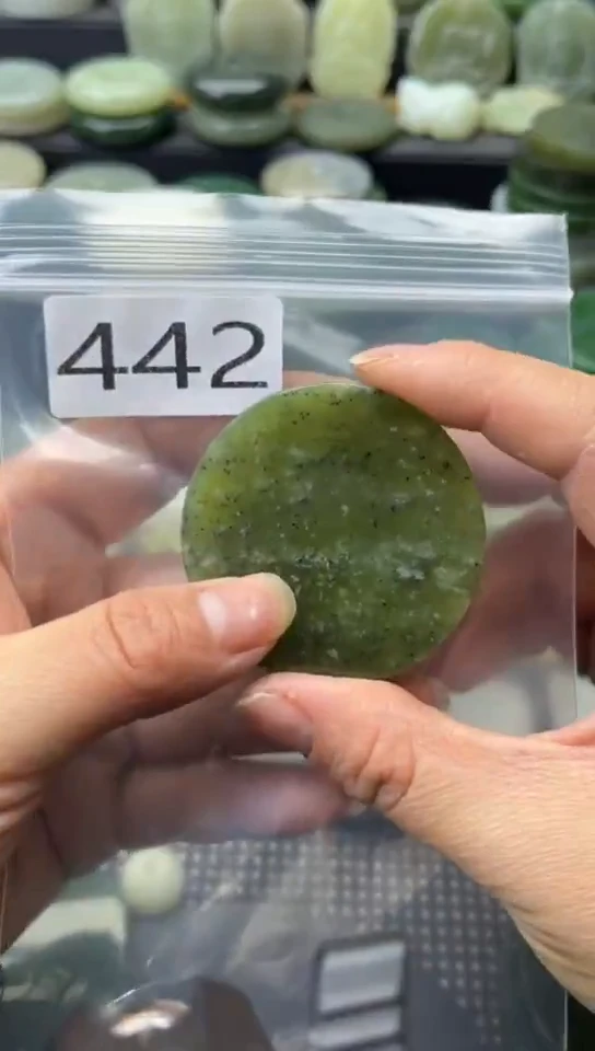 未镶嵌和田玉珠宝半成品镯芯