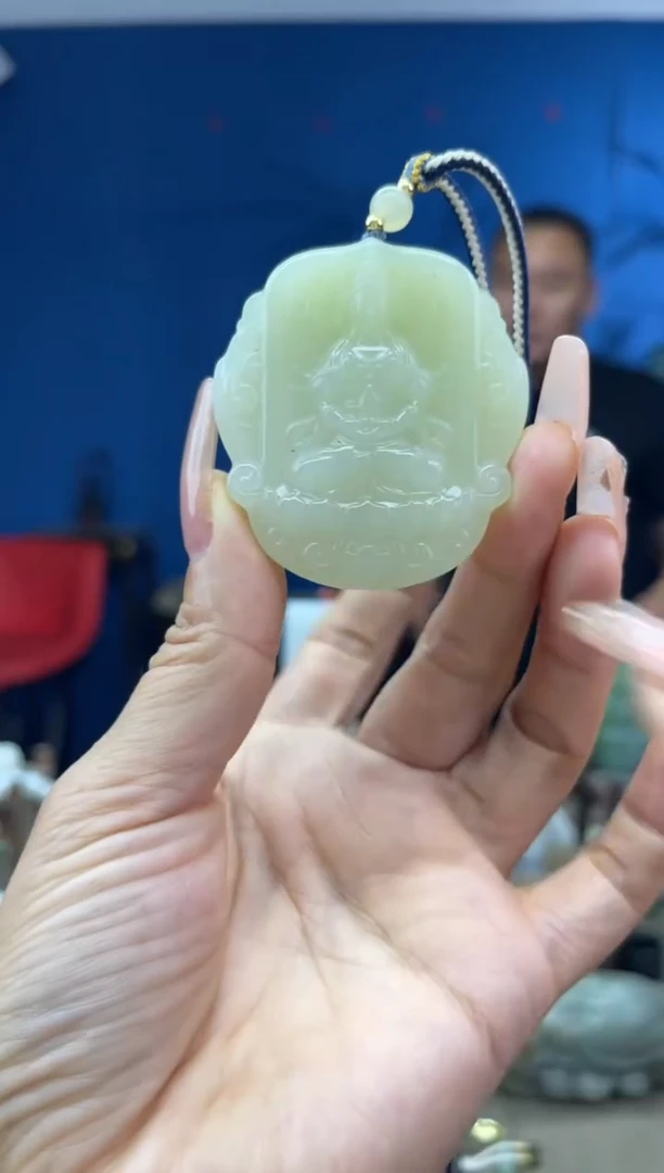 和田玉未镶嵌颈饰1