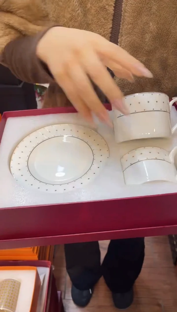 杯鸿辉家品牌瓷器，京东包邮！
