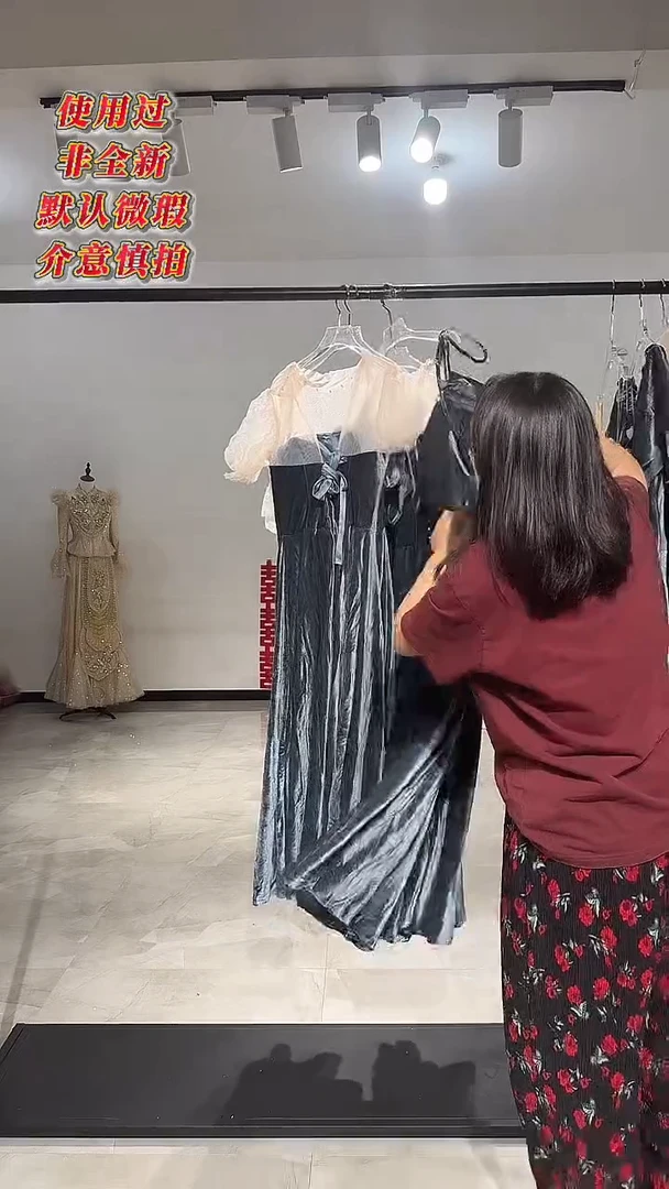 编号711 主图款醋酸伴娘服四件 使用过默认微瑕不包邮