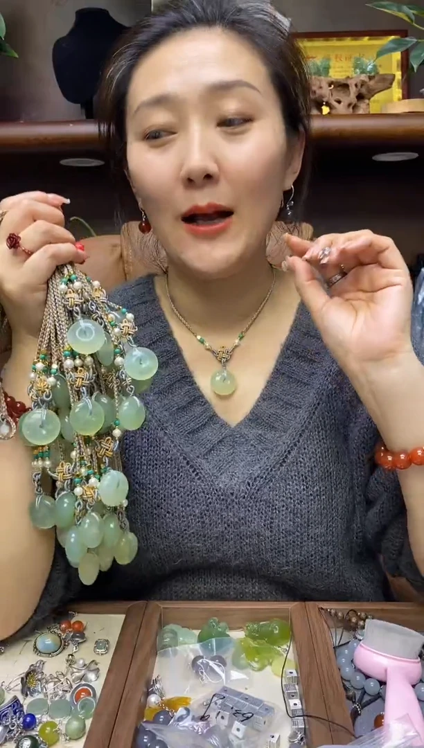 【闪购商品】岫玉吊坠未镶嵌多样性发货其中发一