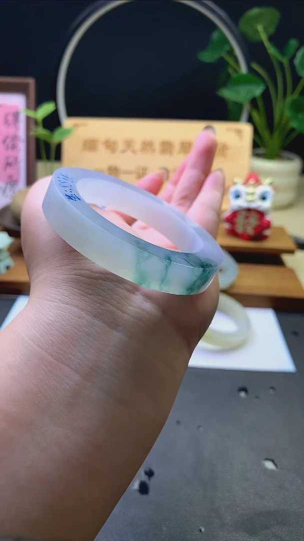 未镶嵌翡翠手镯定制定制翡翠翡翠手镯定制