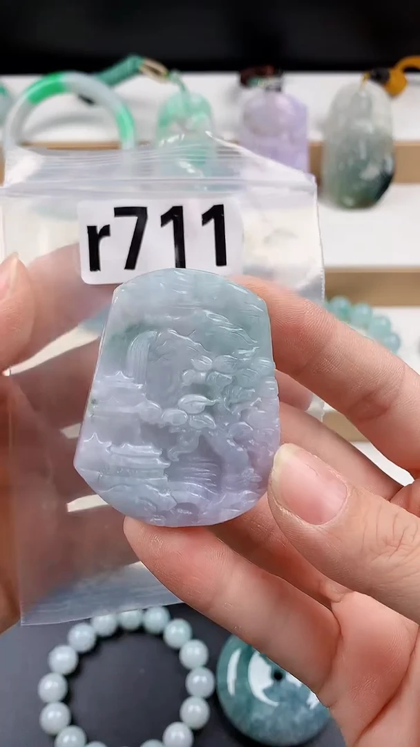 颈饰未镶嵌翡翠天然翡翠吊坠挂件