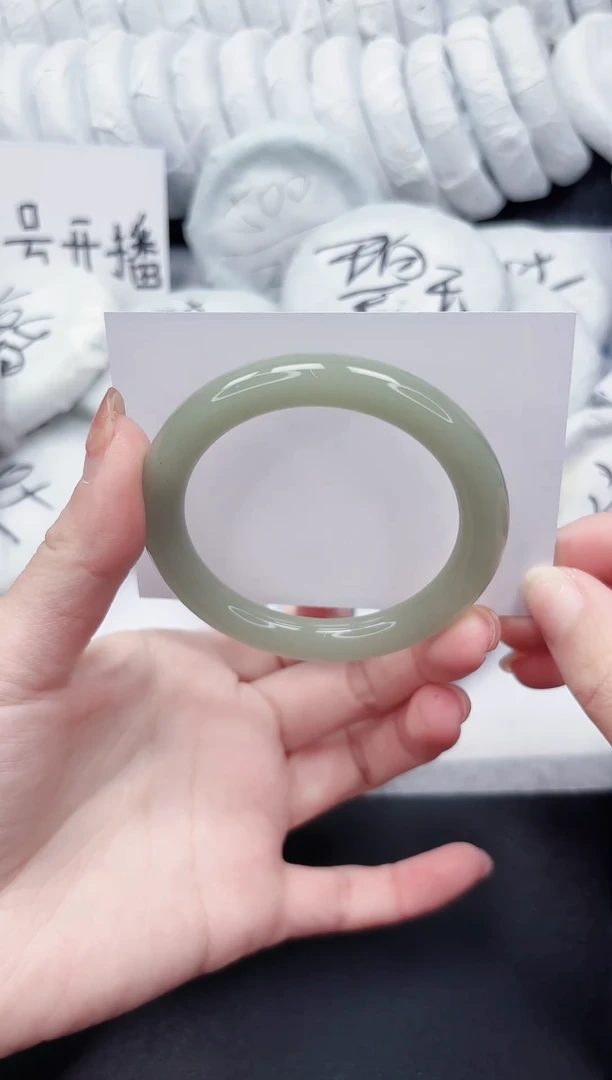 未镶嵌手镯石英质玉62-55.6DY