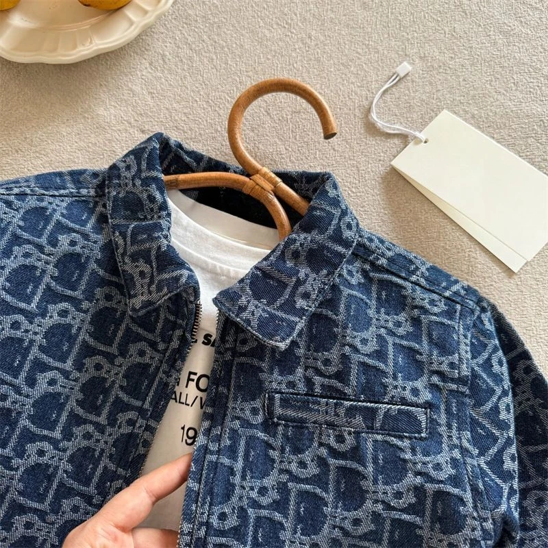 儿童牛仔外套男2025春秋新款小童满印衬衫潮牌宝宝休闲夹克女洋气