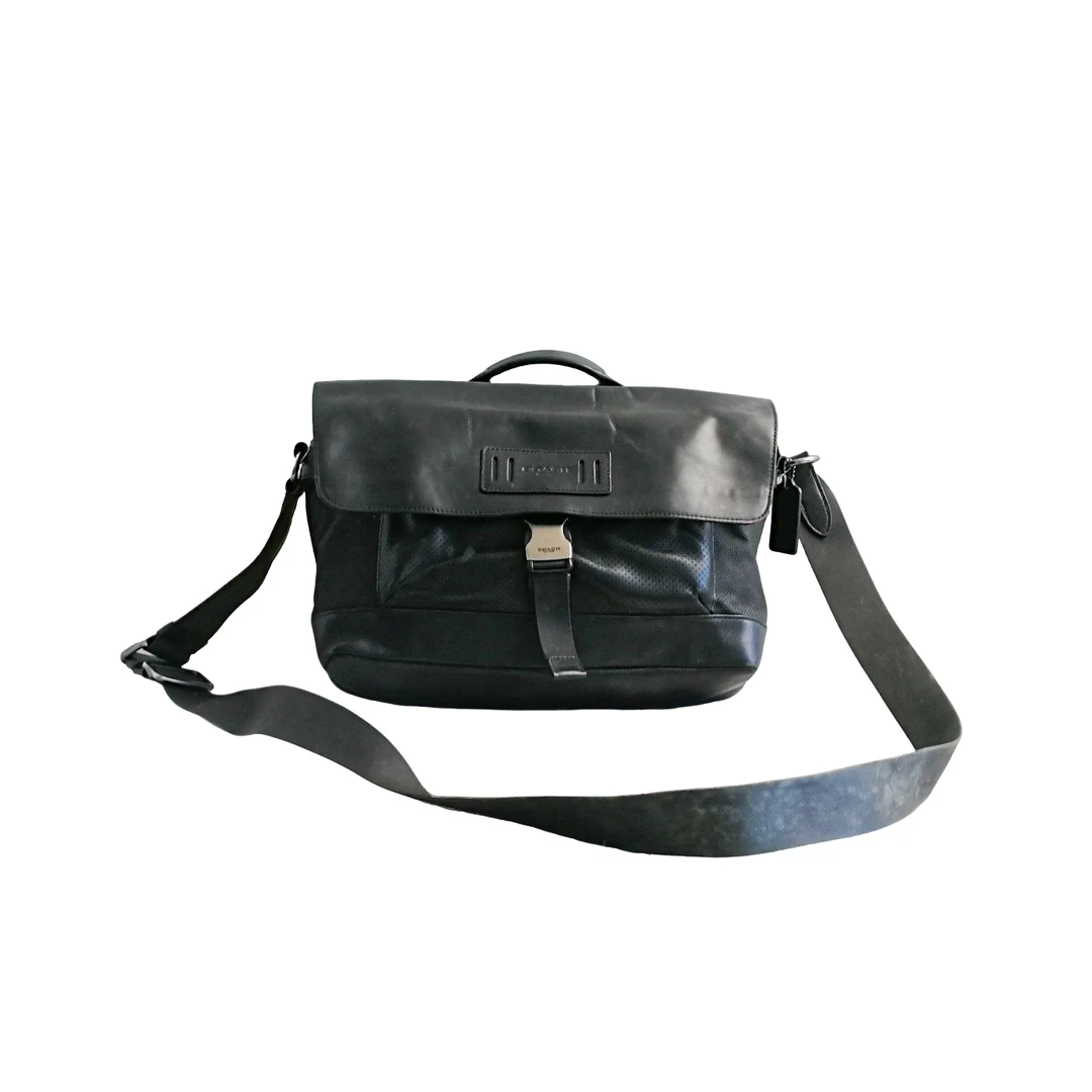 95新 COACH/蔻驰 coach  黑色斜挎包  a011226