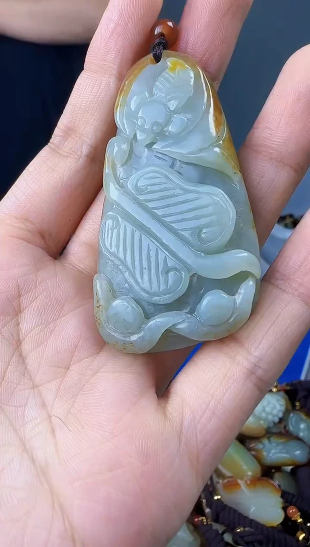 和田玉未镶嵌颈饰1
