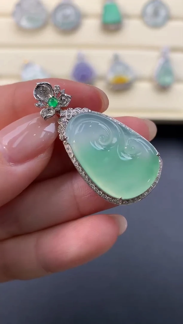 【闪购商品】翡翠颈饰18K金镶嵌X14