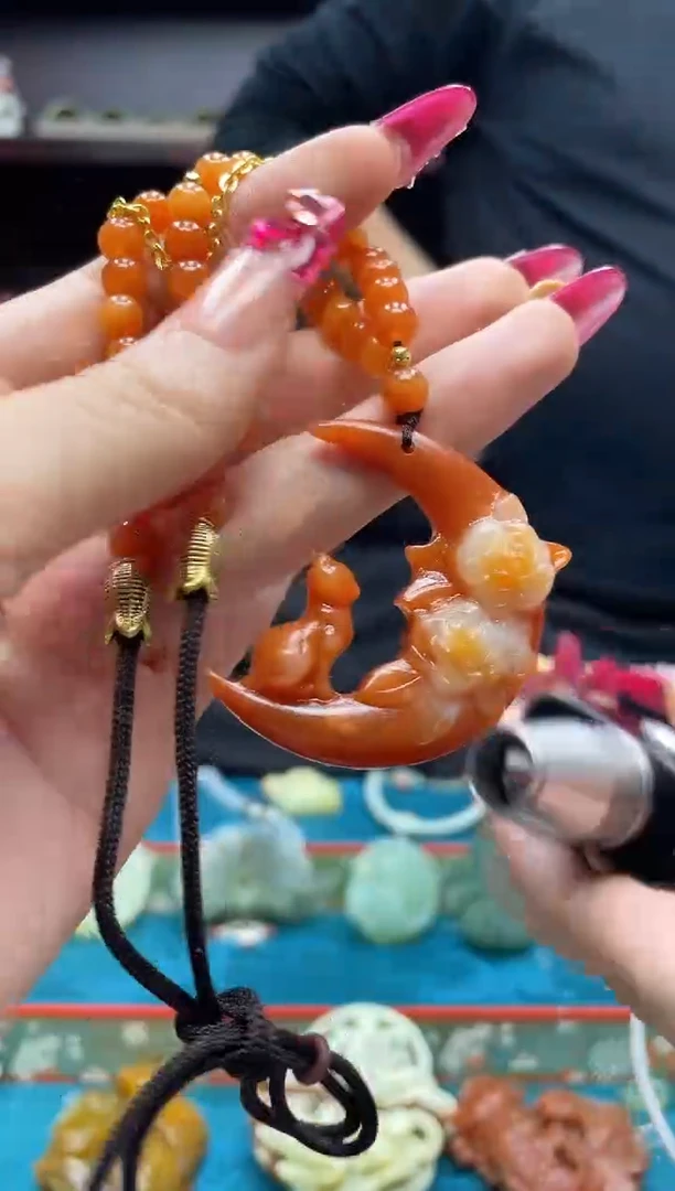 未镶嵌岫玉吊坠·