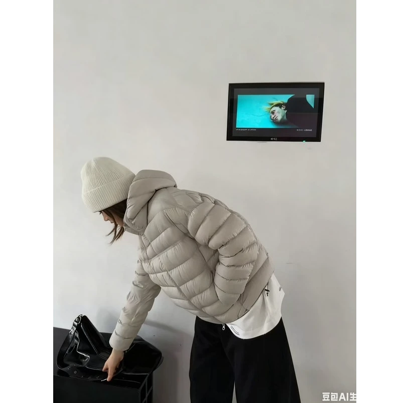韩系时尚90绒羽绒服女2025冬季新款休闲上衣短款显瘦白鸭绒外套