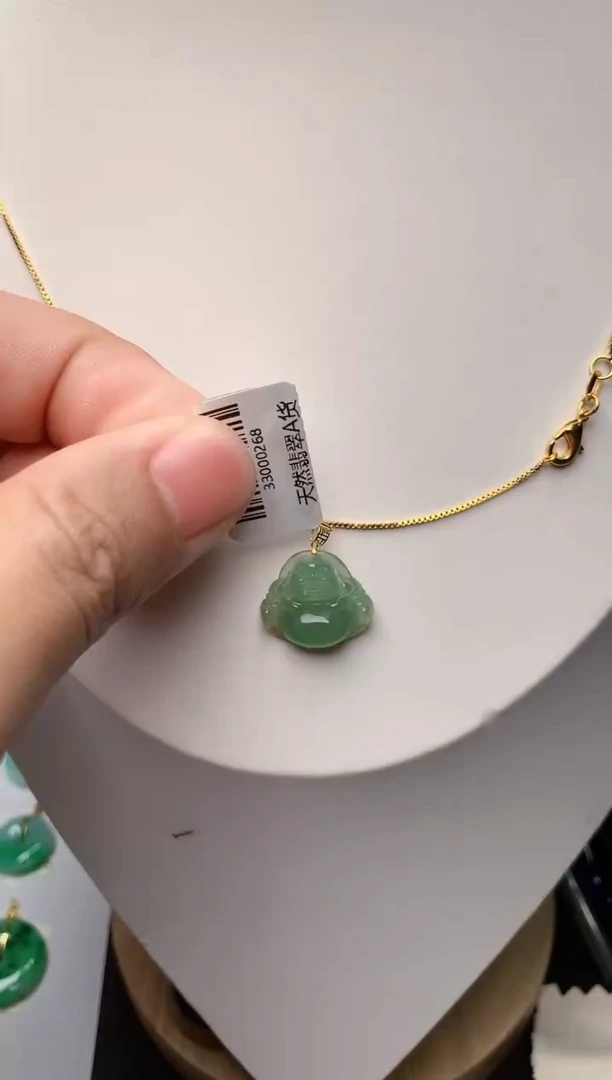 翡翠18K金镶嵌颈饰1