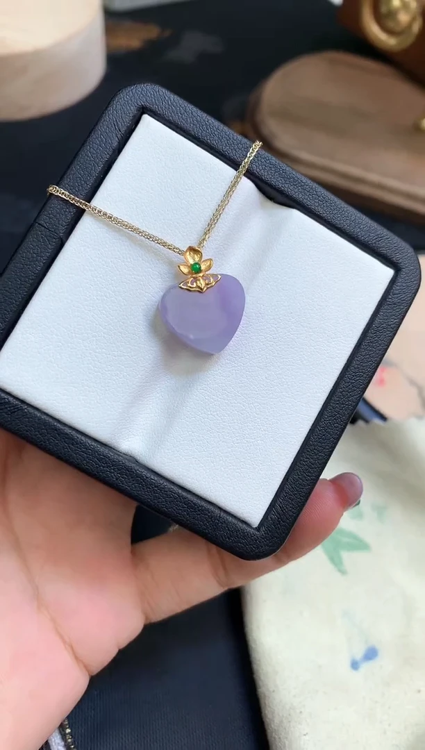 翡翠挂件18K金镶嵌爱心不含链