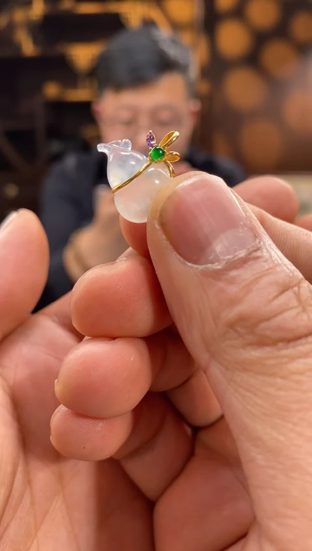 【闪购商品】翡翠吊坠(不含链)18K金镶嵌250213-1号天然翡翠a货吊坠