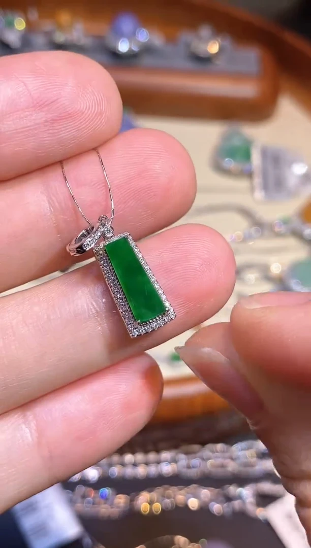 翡翠18K金镶嵌吊坠(不含链)吊坠