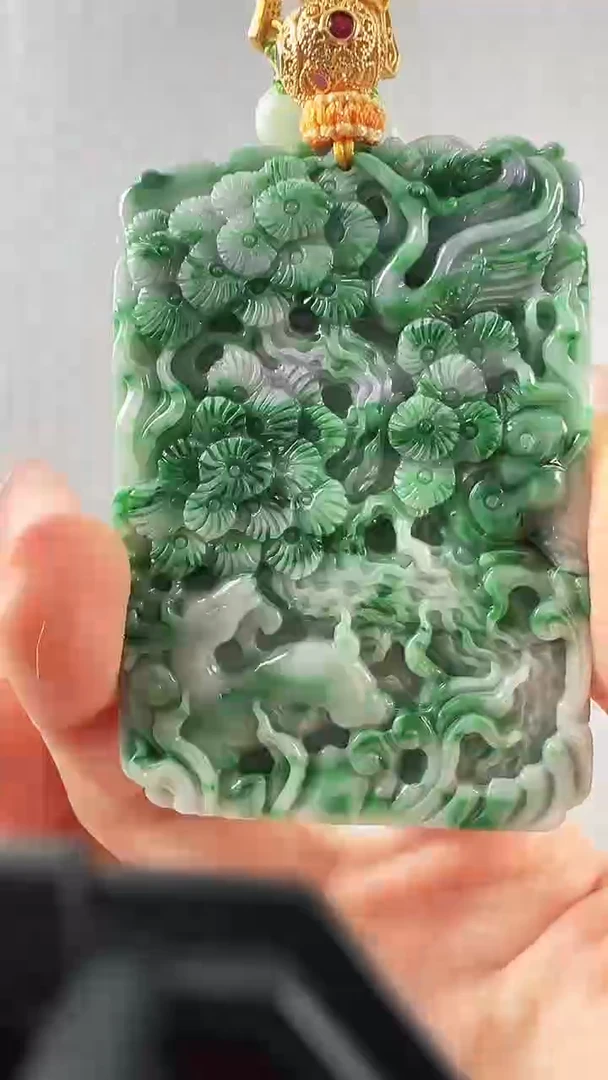 颈饰未镶嵌翡翠大*粒无事牌