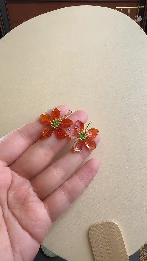 18K金镶嵌耳饰玛瑙/玉髓耳饰