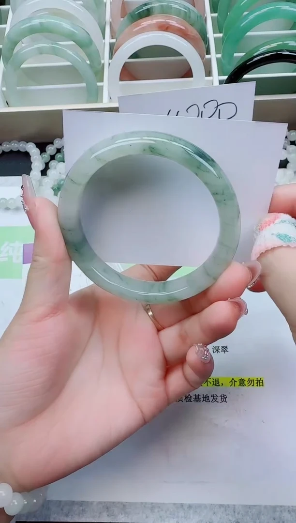 【闪购商品】石英质玉手镯未镶嵌184/60圈