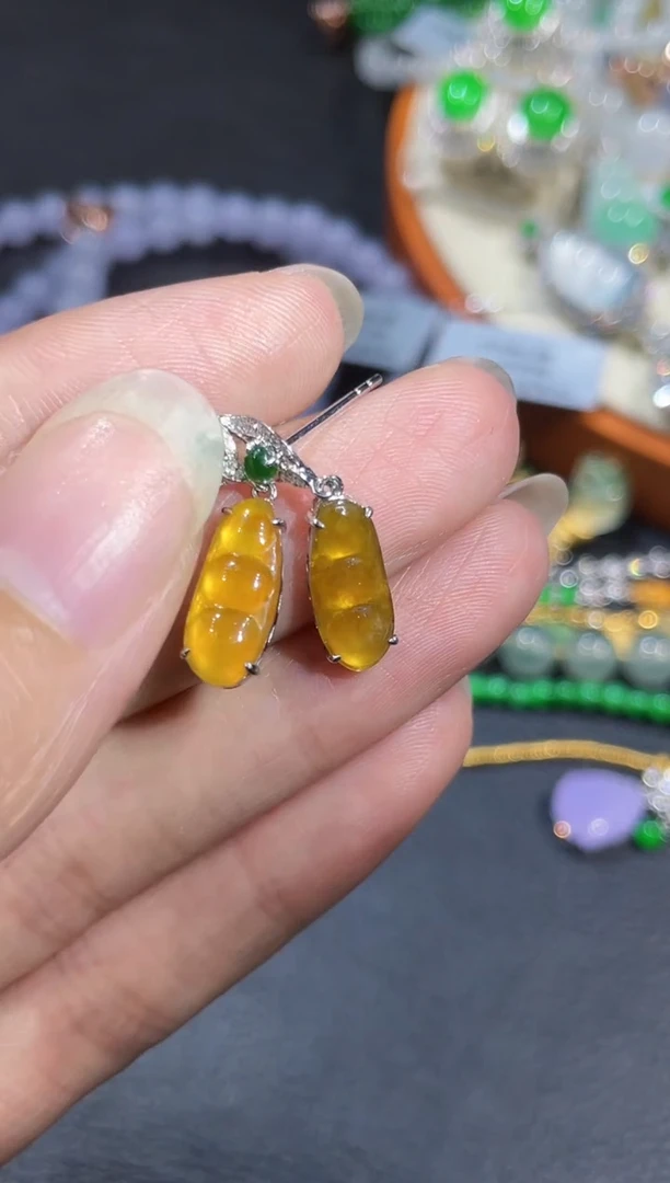 18K金镶嵌翡翠耳饰耳饰