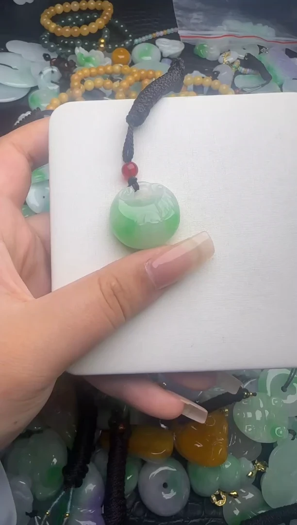 翡翠未镶嵌颈饰天然缅甸翡翠吊坠