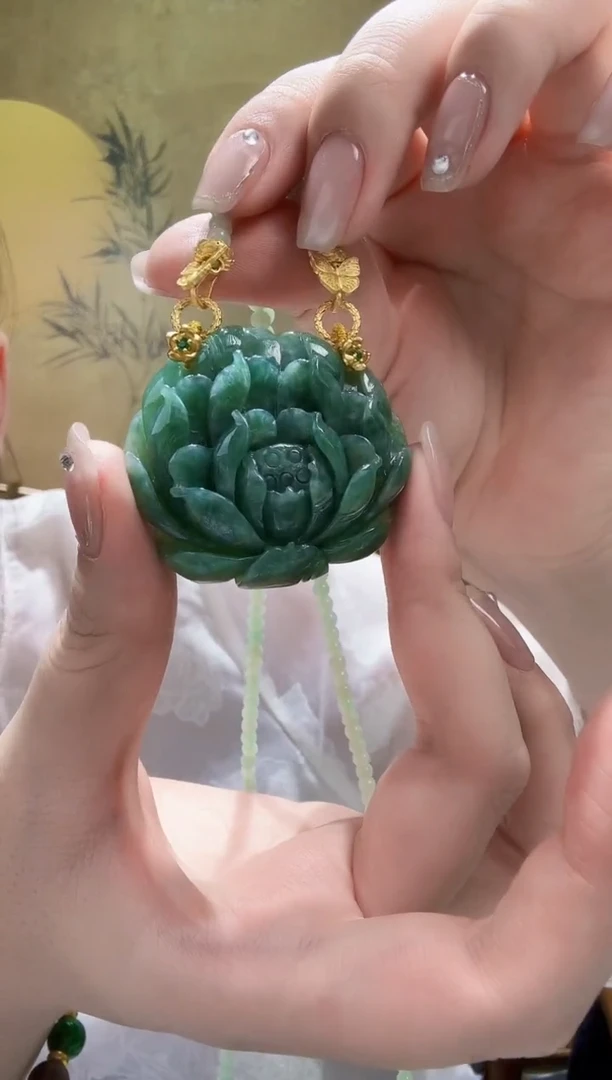 翡翠未镶嵌颈饰吊坠