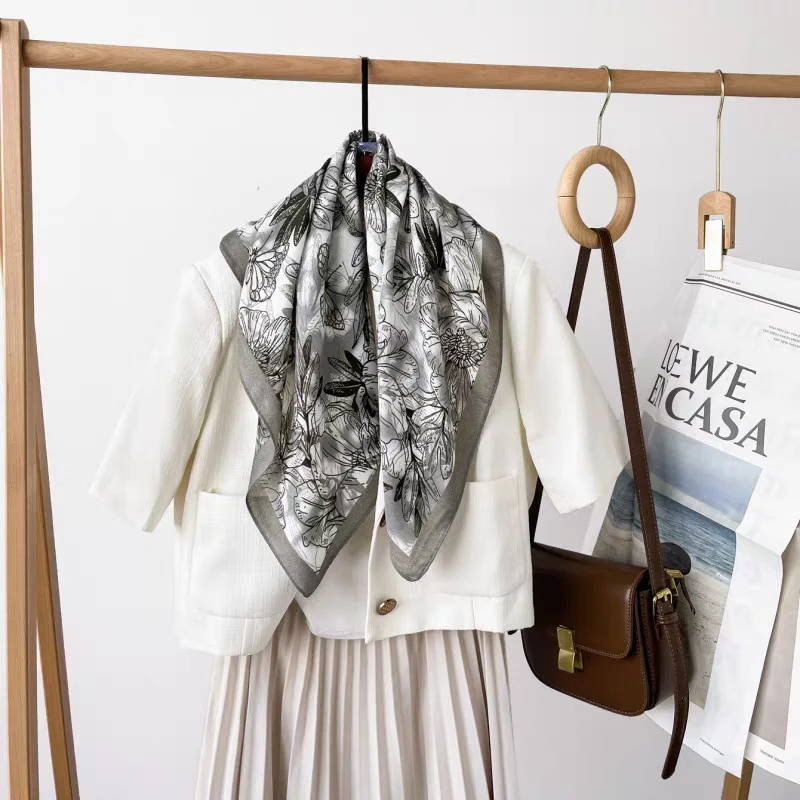 半笙织自制 蝶恋花高级淡雅大方通勤 柔软舒适丝棉70cm中方巾