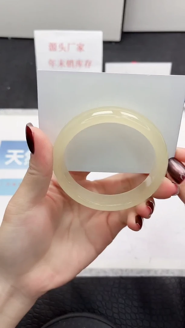 【闪购商品】石英质玉手镯未镶嵌6-58.4