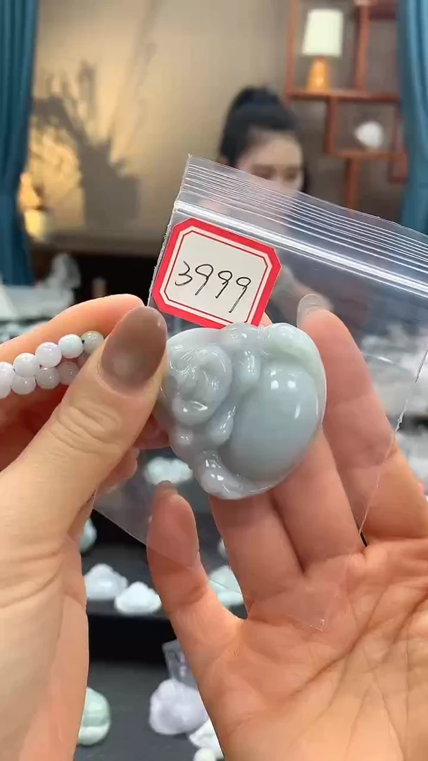 颈饰未镶嵌翡翠佛公 3999