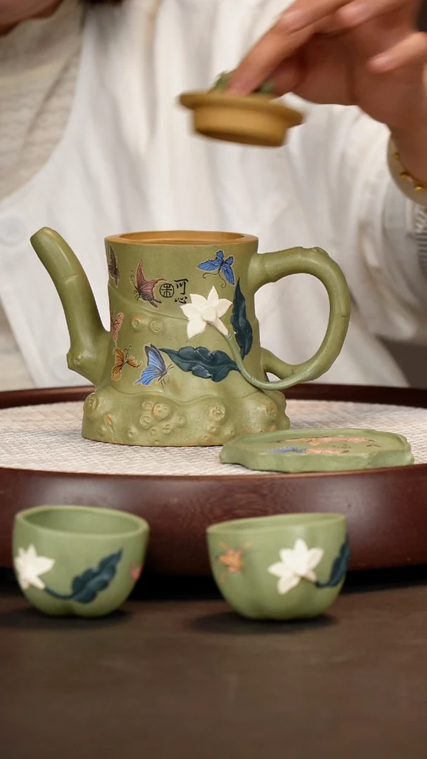 茶壶紫砂【朱维平】绿泥 玉蝶瓜韵 480cc