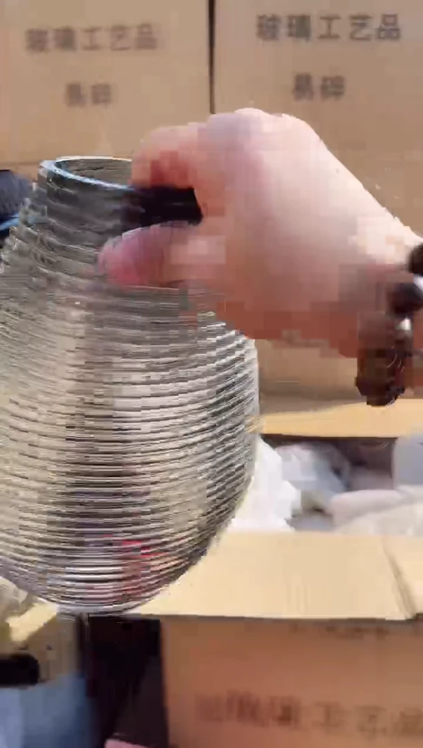 【闪购商品】玻璃海燕微瑕花瓶--42UOM