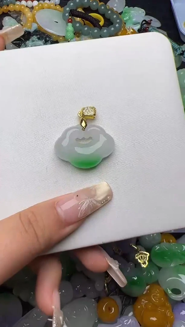 翡翠未镶嵌颈饰天然缅甸翡翠吊坠