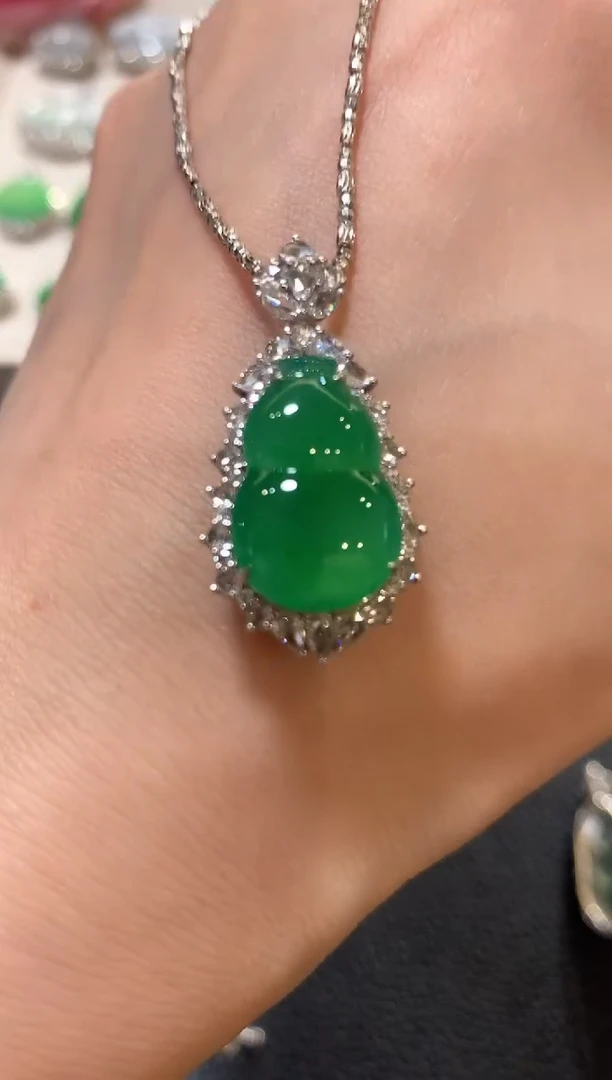 吊坠(不含链)18K金镶嵌翡翠n84