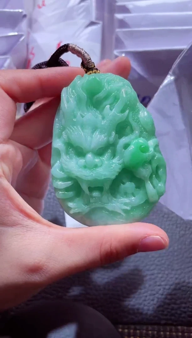 颈饰未镶嵌翡翠00005870