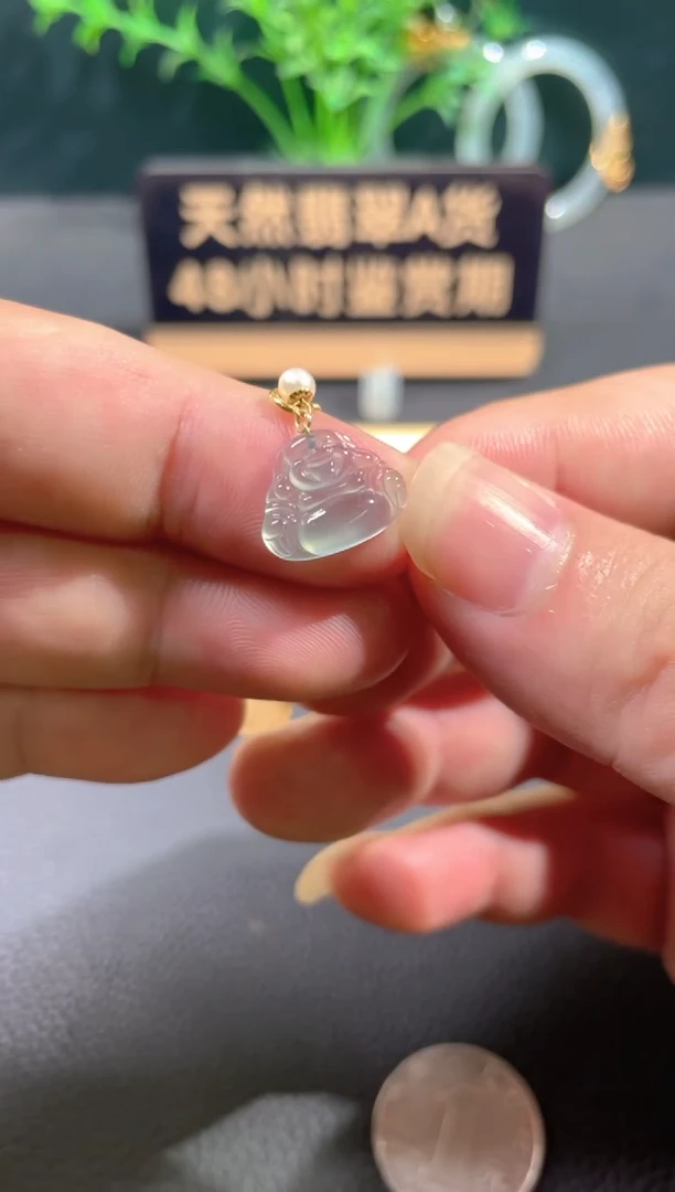 翡翠18K金镶嵌颈饰翡翠