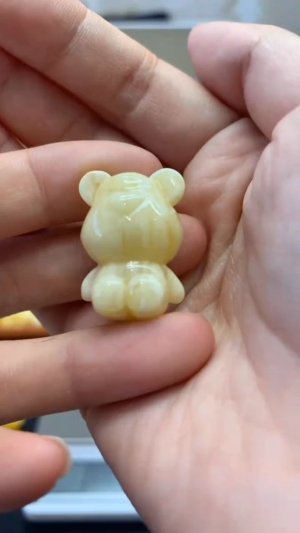 未镶嵌琥珀珠宝奇石1050