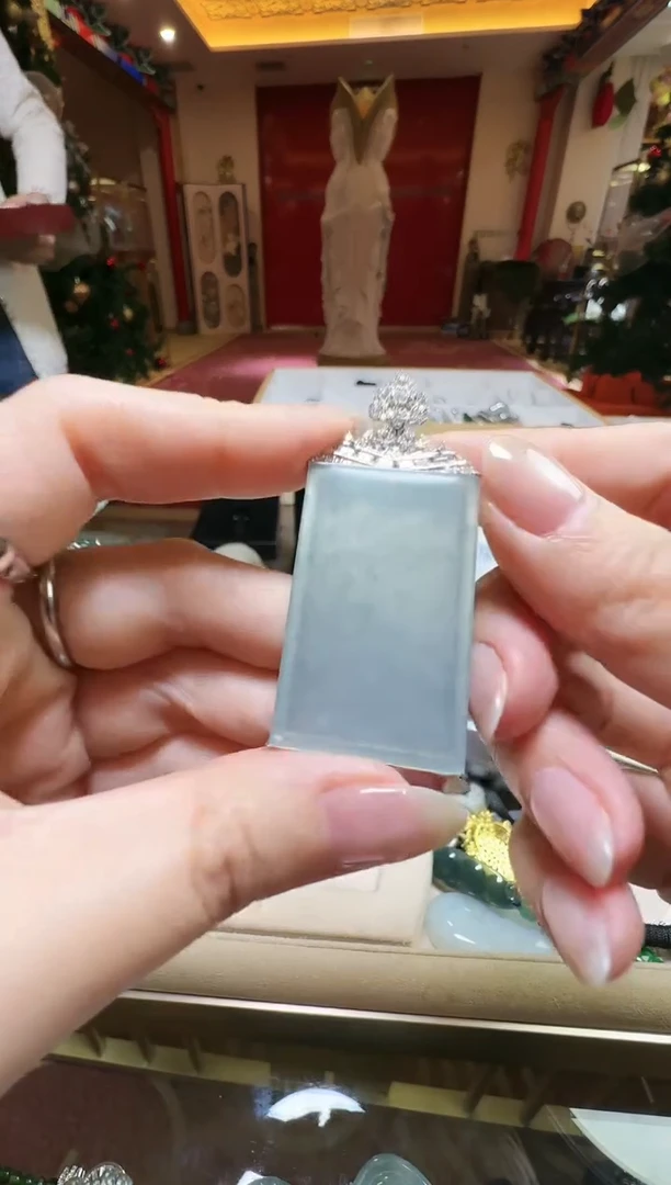 【闪购商品】翡翠吊坠(不含链)未镶嵌翡翠