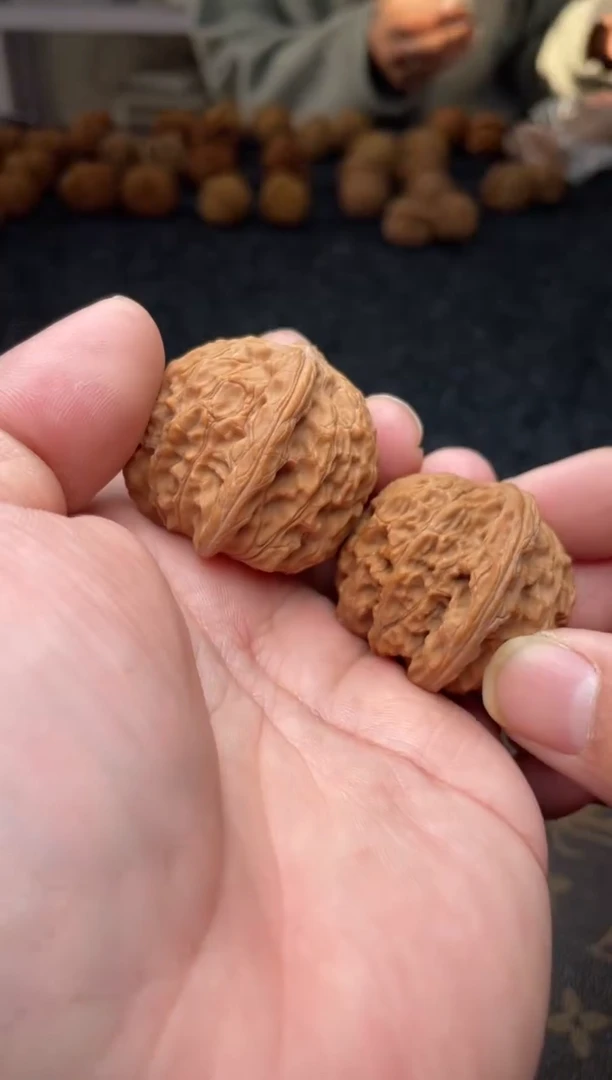 把件文玩核桃B  44号   41 尺 磨盘